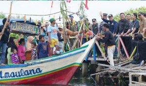 Pj. Bupati Bekasi Kunjungi Ekowisata Wisata Jembatan Cinta Kampung Paljaya