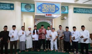 Plt Wali Kota Bekasi Laksanakan Sholat Jumat Keliling di Masjid At-Tagwa Jatibening