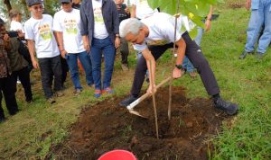 Peringati HUT Majestic-55, Gubernur Jateng Tanam 200 Bibit Pohon